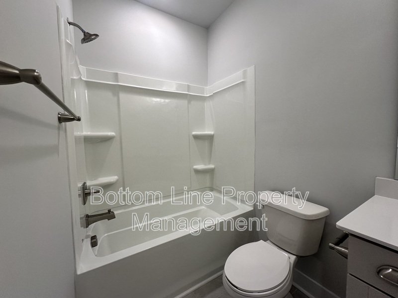 Luxurious 3 Bedroom 2.5 Bathroom TownHouse For Rent property image