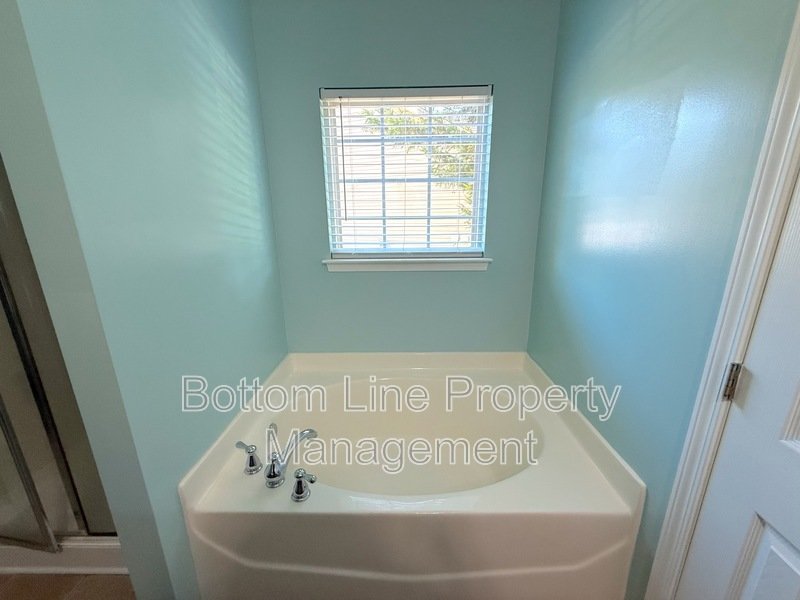 Stunning 3 Bedroom 2 Bathroom Home with Fenced Yard Located In Scenic Indian Land/Fort Mill, SC! property image