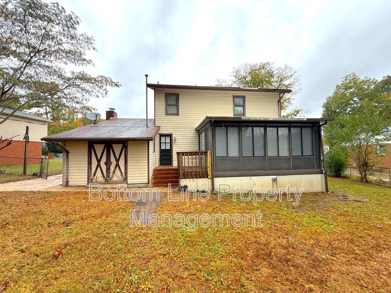Recently Renovated 3 BR/2BA SFH with Generous Fenced Yard and Bonus Rooms! property image