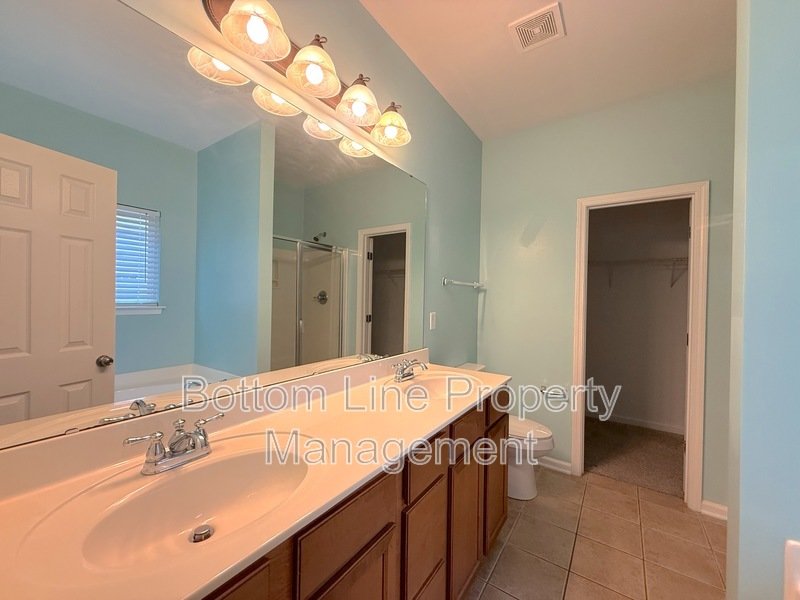 Stunning 3 Bedroom 2 Bathroom Home with Fenced Yard Located In Scenic Indian Land/Fort Mill, SC! property image