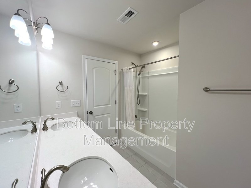 Corner-Unit Home! property image