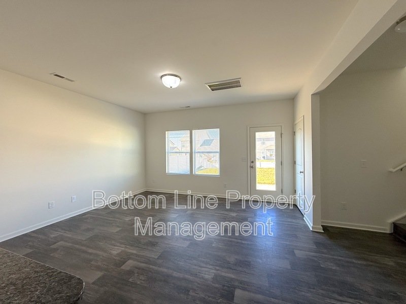 Spacious 3 Bed 2.5 Bath Home In Locust property image