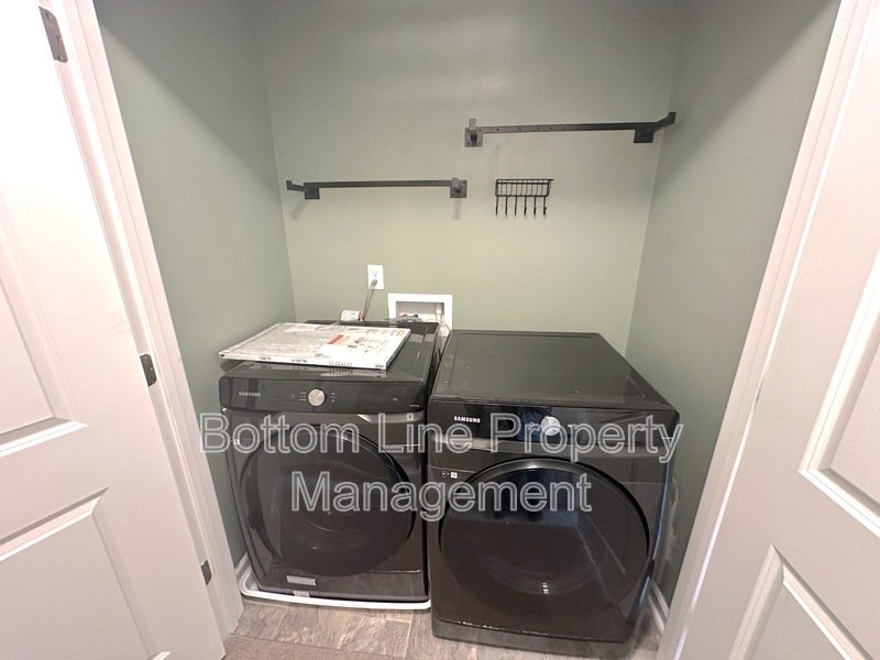 Stunning 3 Bed 2.5 Bath Townhome For Rent!!!! property image