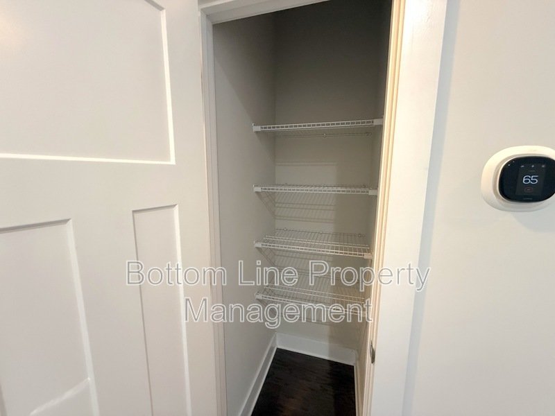 Spacious 3 Bedroom 3.5 Bathroom Luxury Townhome Located Minutes From Dilworth property image