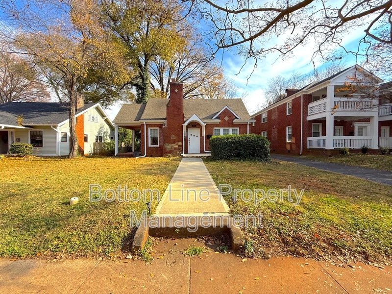 3BR/2BA Home in Wesley Heights with Historic Charm and Modern Luxury! property image