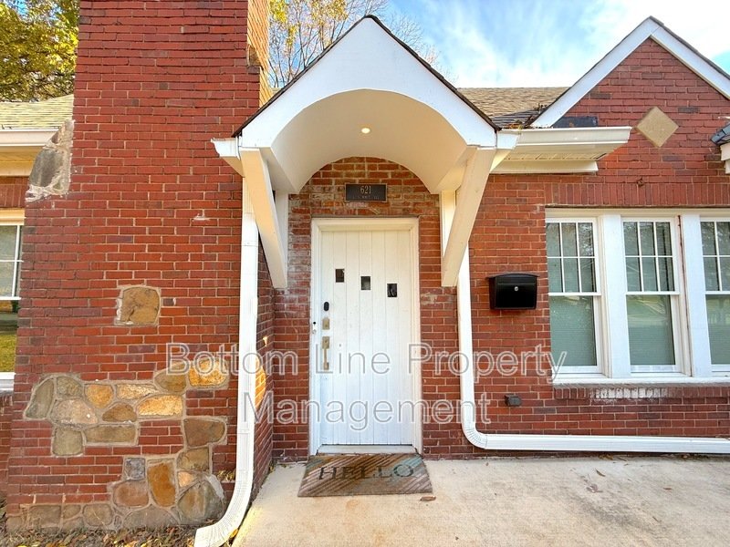 3BR/2BA Home in Wesley Heights with Historic Charm and Modern Luxury! property image