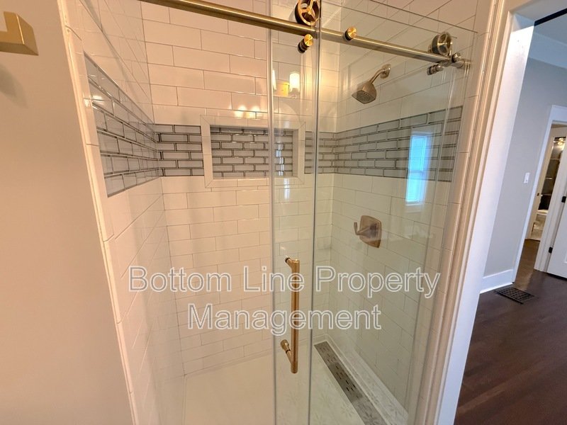 3BR/2BA Home in Wesley Heights with Historic Charm and Modern Luxury! property image