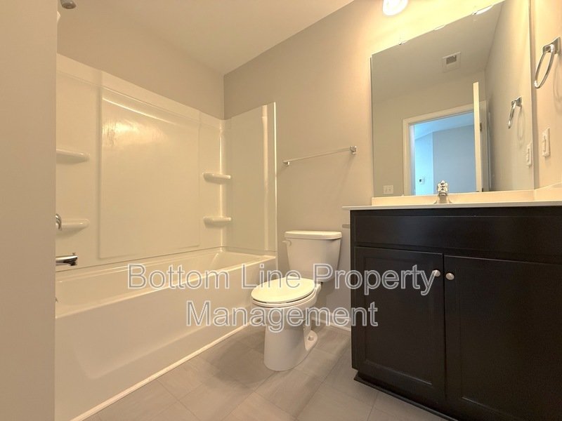 Charming Corner Unit with Garage: 3 Bedroom 2.5 Bathroom Townhouse For Rent property image