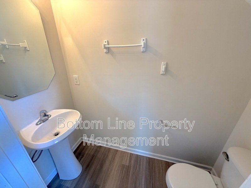 Move In Special! $500 Off First Full Months Rent! property image