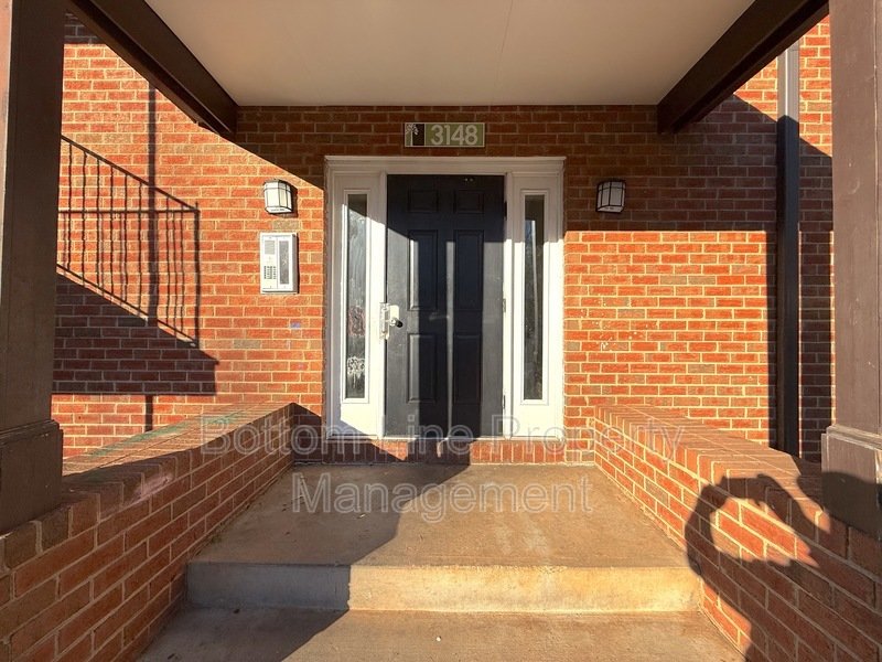 1 Bedroom 1 Bathroom Condo Located On Central Ave property image