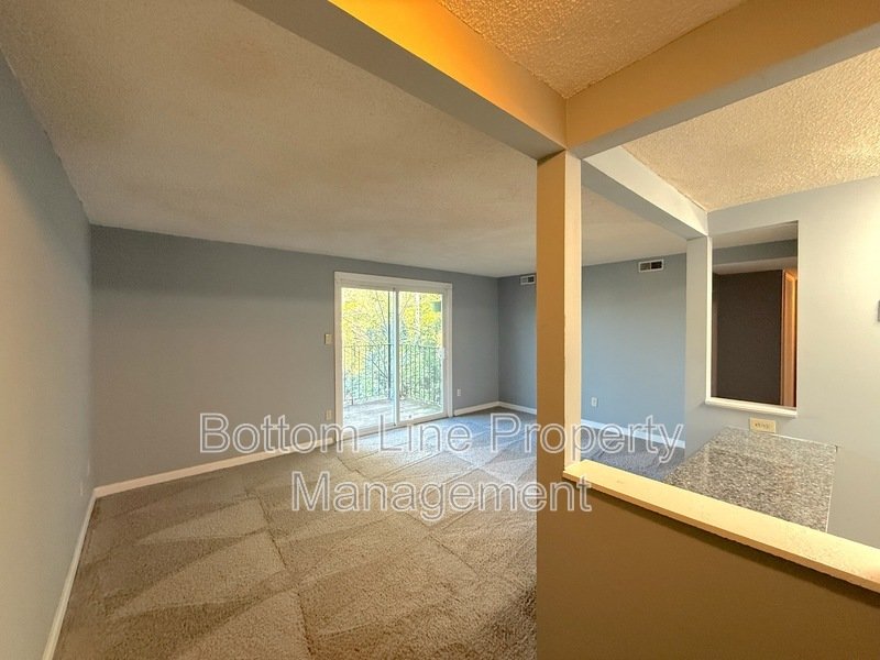 1 Bedroom 1 Bathroom Condo Located On Central Ave property image