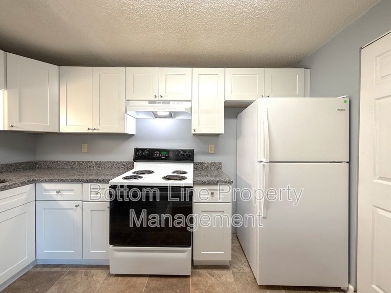 1 Bedroom 1 Bathroom Condo Located On Central Ave property image