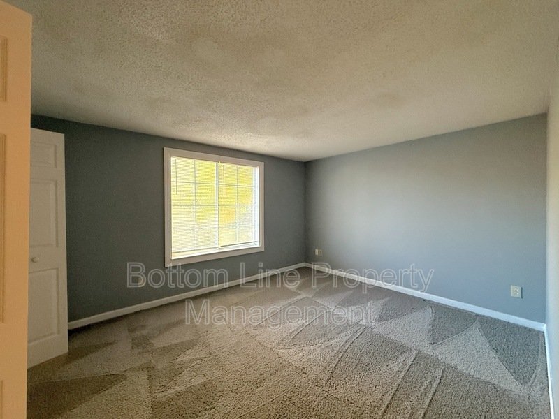 1 Bedroom 1 Bathroom Condo Located On Central Ave property image