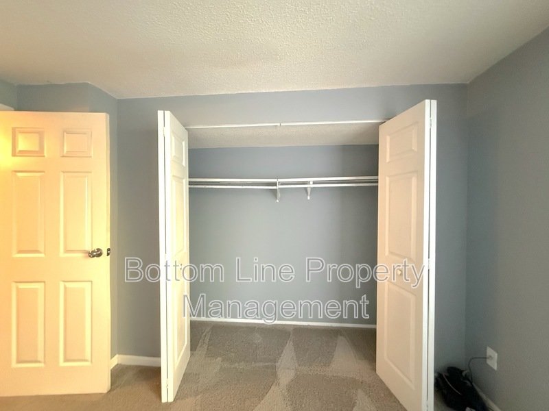 1 Bedroom 1 Bathroom Condo Located On Central Ave property image