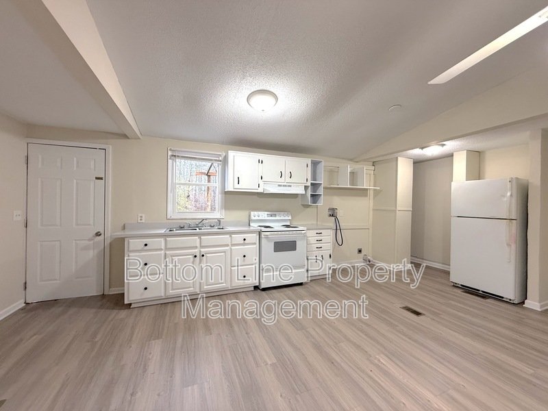 Beautifully Designed Home Surrounded by Breathtaking Nature property image