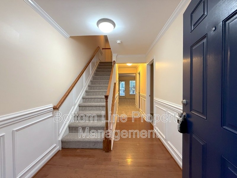 Elegant 4 Bedroom 3.5 Bath Corner Unit Townhome in GREAT LOCATION! property image