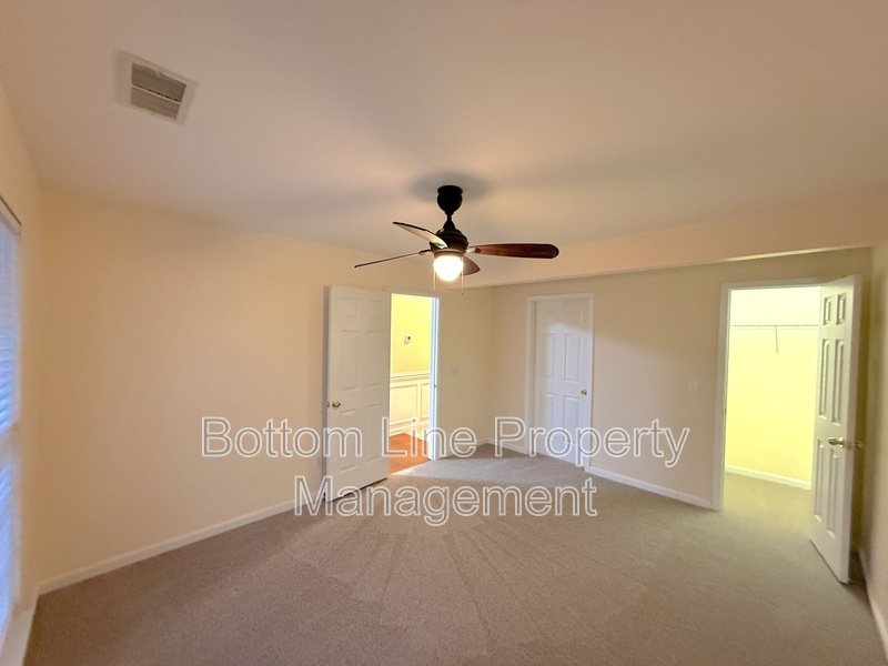 Elegant 4 Bedroom 3.5 Bath Corner Unit Townhome in GREAT LOCATION! property image