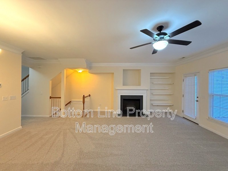 Elegant 4 Bedroom 3.5 Bath Corner Unit Townhome in GREAT LOCATION! property image
