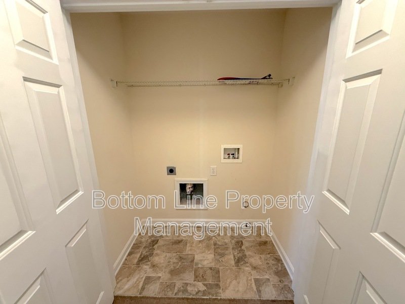 Elegant 4 Bedroom 3.5 Bath Corner Unit Townhome in GREAT LOCATION! property image