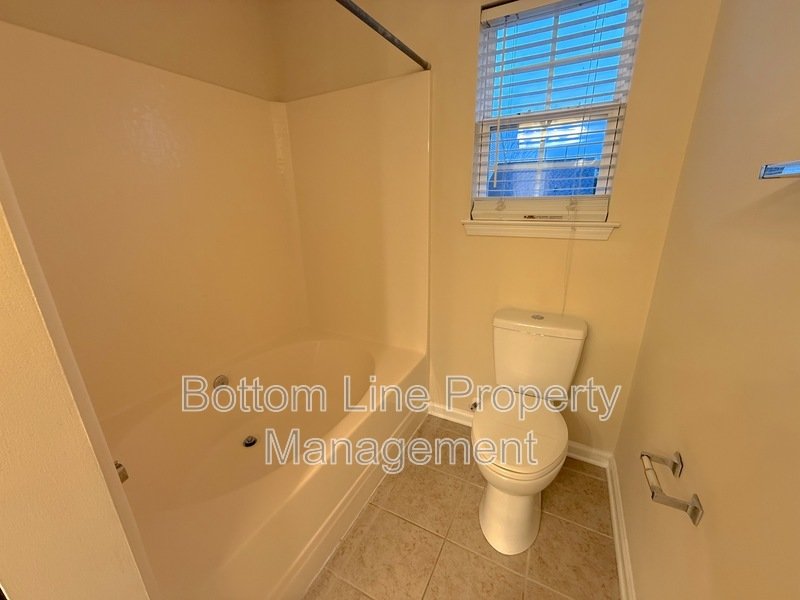 Elegant 4 Bedroom 3.5 Bath Corner Unit Townhome in GREAT LOCATION! property image