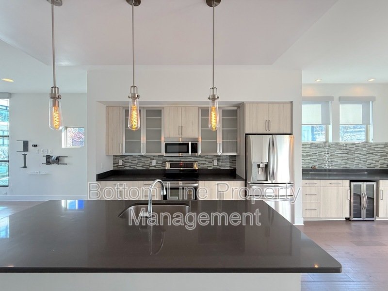 211 Doggett St property image