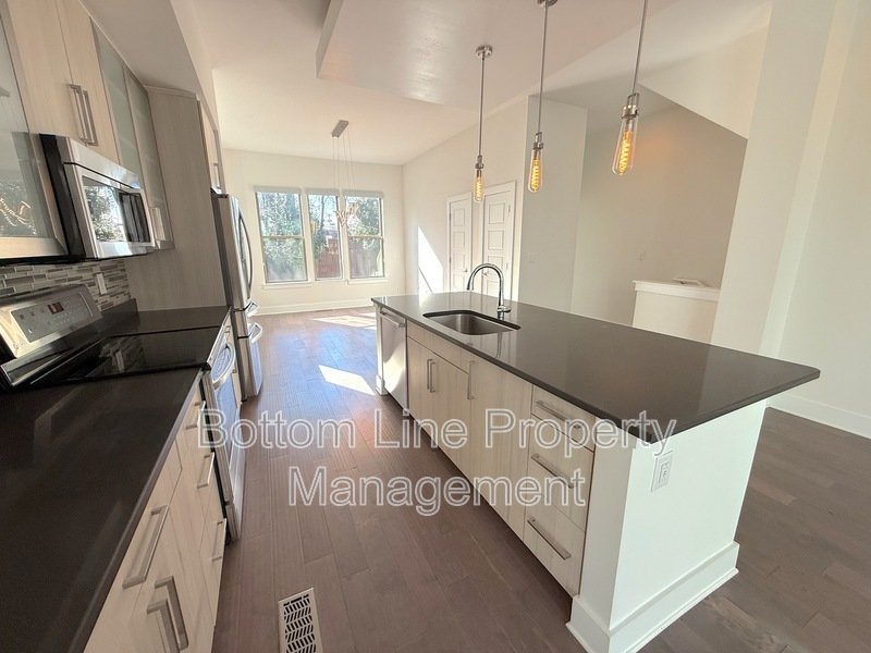 211 Doggett St property image