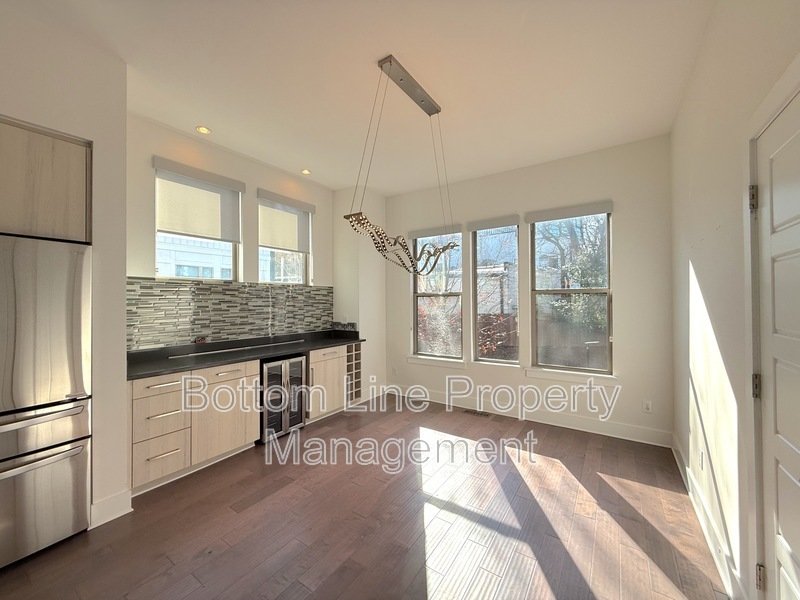 211 Doggett St property image
