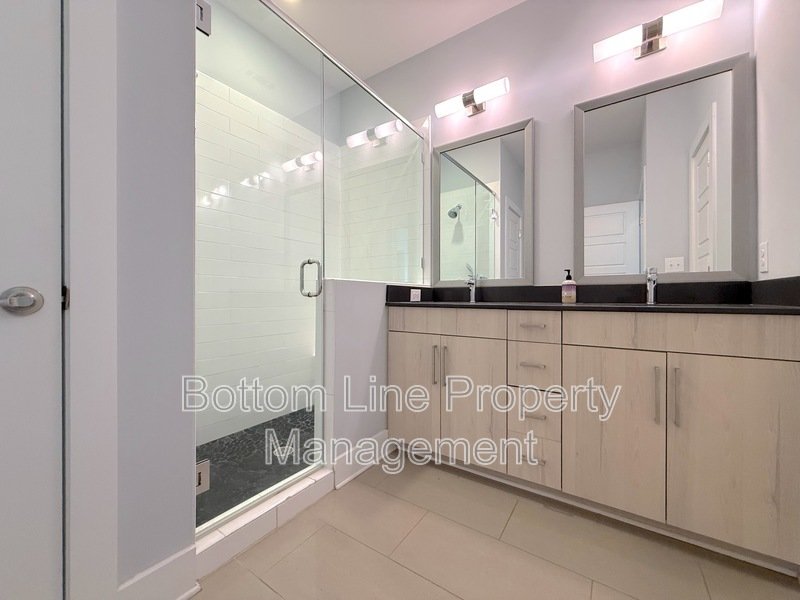 211 Doggett St property image