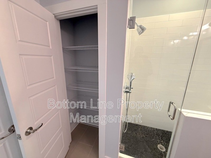 211 Doggett St property image