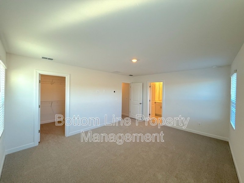 ✨ Brand New Construction – Never Lived In! ✨ property image