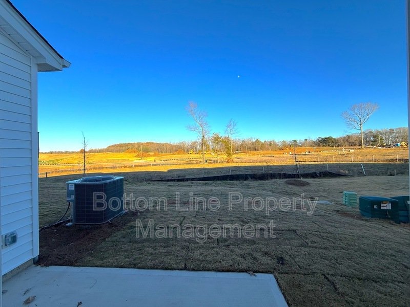 ✨ Brand New Construction – Never Lived In! ✨ property image