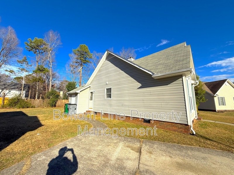 Modern and Charming 3 Bed 2 Bath Home For Rent property image