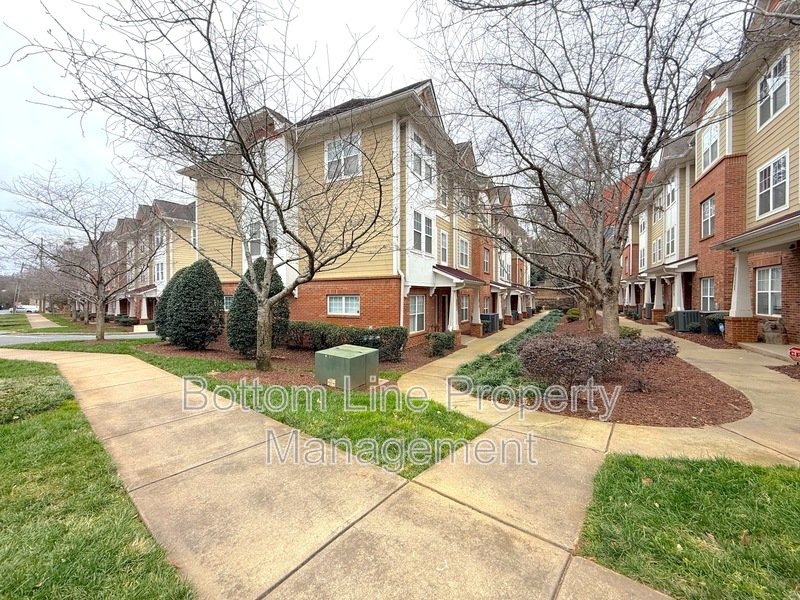 Cozy And Furnished TownHouse Near Uptown Charlotte property image