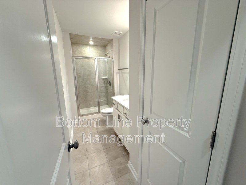 Charming 4 Bedroom 3.5 Bathroom Town House For Rent property image
