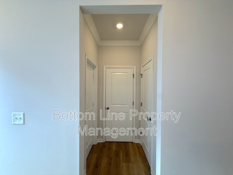 Charming 4 Bedroom 3.5 Bathroom Town House For Rent property image