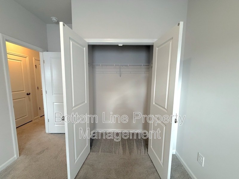 Charming 4 Bedroom 3.5 Bathroom Town House For Rent property image