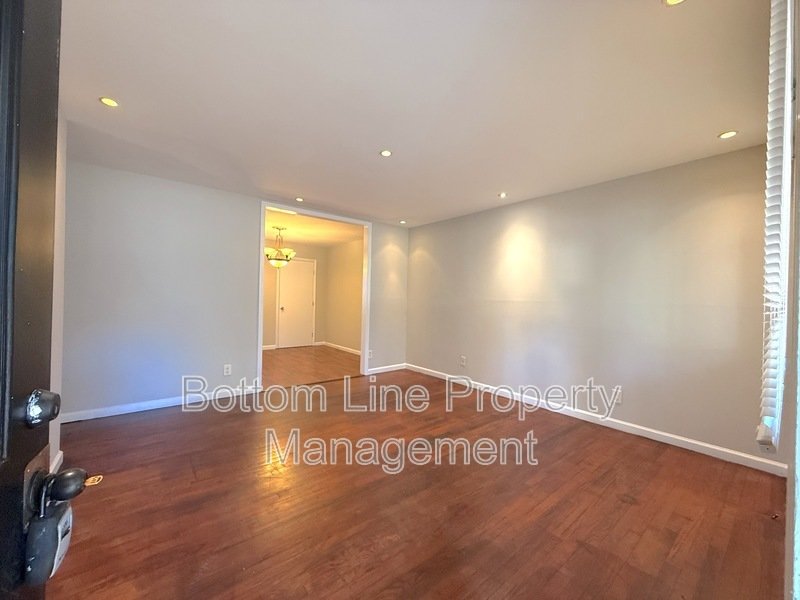 Location Location! 3 bedrooms & 1 bath close to Wilkinson & 85 property image