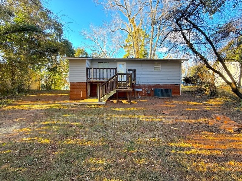 Location Location! 3 bedrooms & 1 bath close to Wilkinson & 85 property image