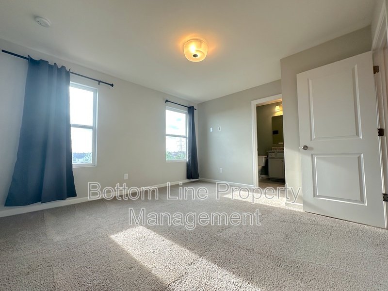 Stunning 3 Bed 2.5 Bath Townhome For Rent!!!! property image