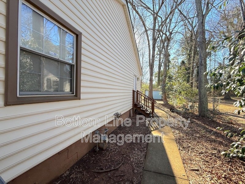 Charming 3 Bedroom 1 Bathroom House For Rent property image