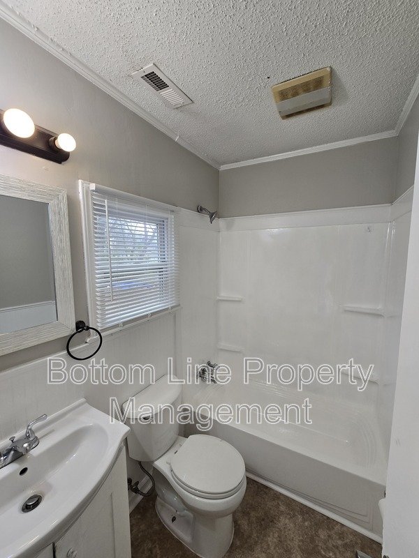 Cozy 2 bedroom 2 bathroom available now property image