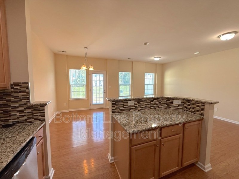 Beautiful 3 Bedroom 2.5 Bathroom Unit For Rent!!!! property image