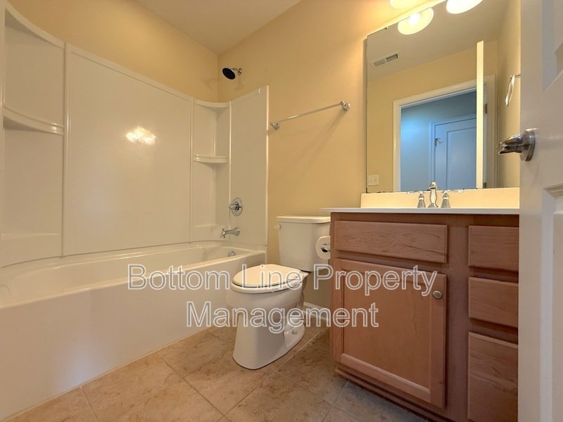 Beautiful 3 Bedroom 2.5 Bathroom Unit For Rent!!!! property image
