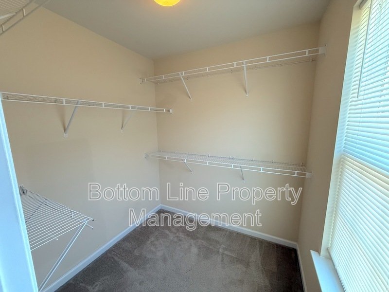 Beautiful 3 Bedroom 2.5 Bathroom Unit For Rent!!!! property image