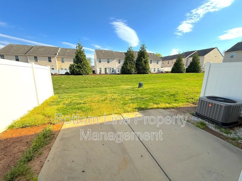 Beautiful 3 Bedroom 2.5 Bathroom Unit For Rent!!!! property image