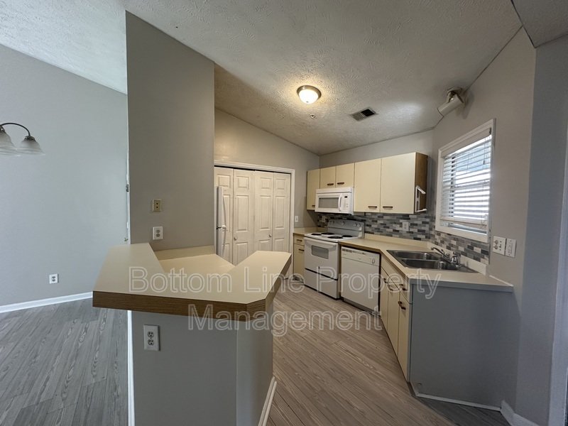 🏡 Charming 2BR/2BA Condo in Fayetteville – Available Now! property image