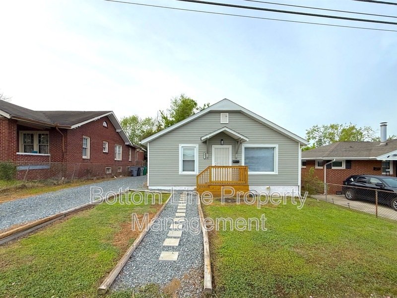Beautiful 3 Bedroom 1 Bathroom SFH For Rent!!!! property image