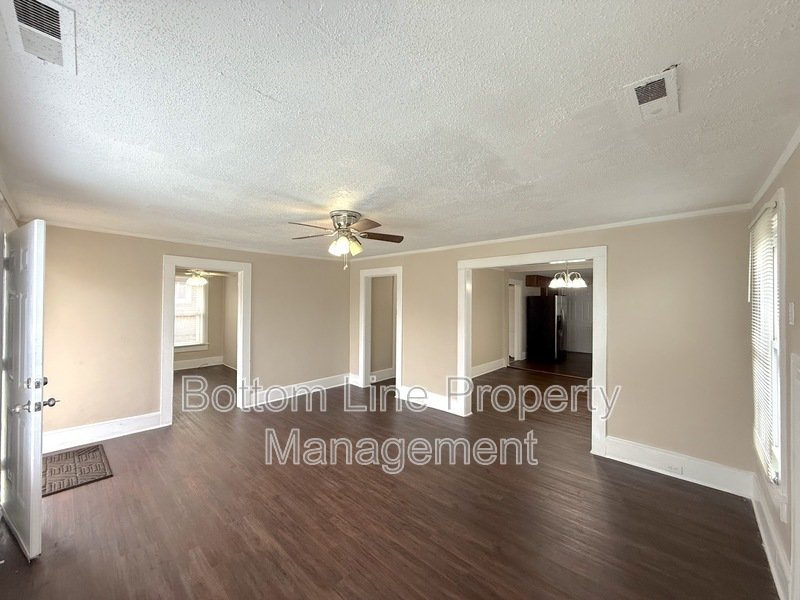 Beautiful 3 Bedroom 1 Bathroom SFH For Rent!!!! property image
