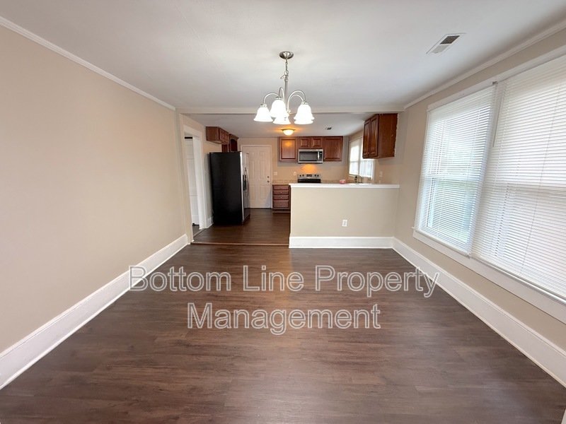 Beautiful 3 Bedroom 1 Bathroom SFH For Rent!!!! property image