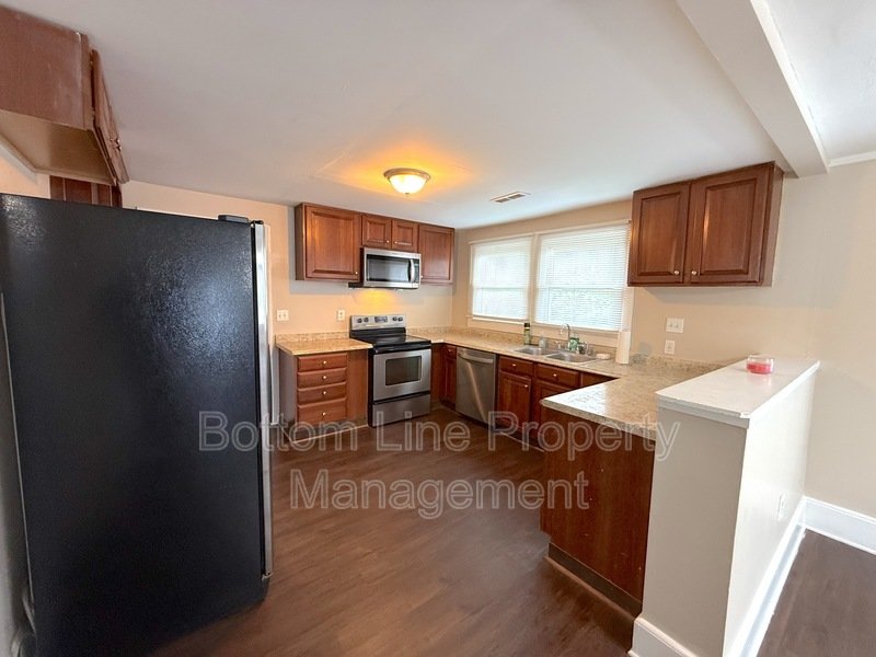 Beautiful 3 Bedroom 1 Bathroom SFH For Rent!!!! property image